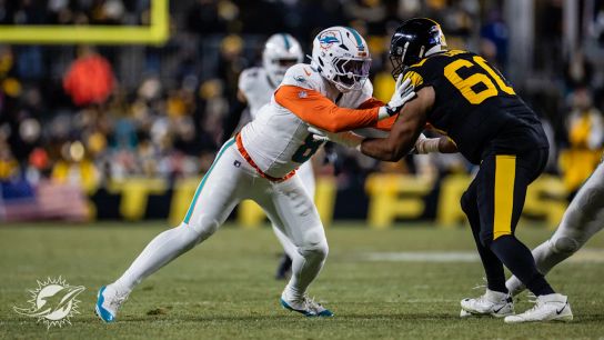 Former Dolphins linebacker Matthew Judon (8) during a regular season matchup between the Pittsburgh Steelers and Miami Dolphins.