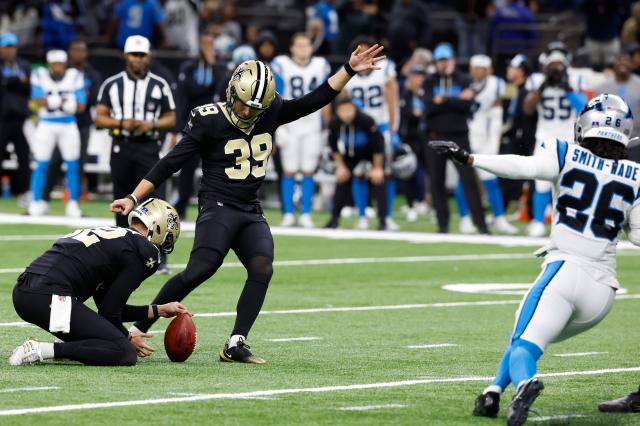 Shough's clutch drive and Smyth's kick lift the Saints past the Panthers, 20-17 :: WRALSportsFan.com