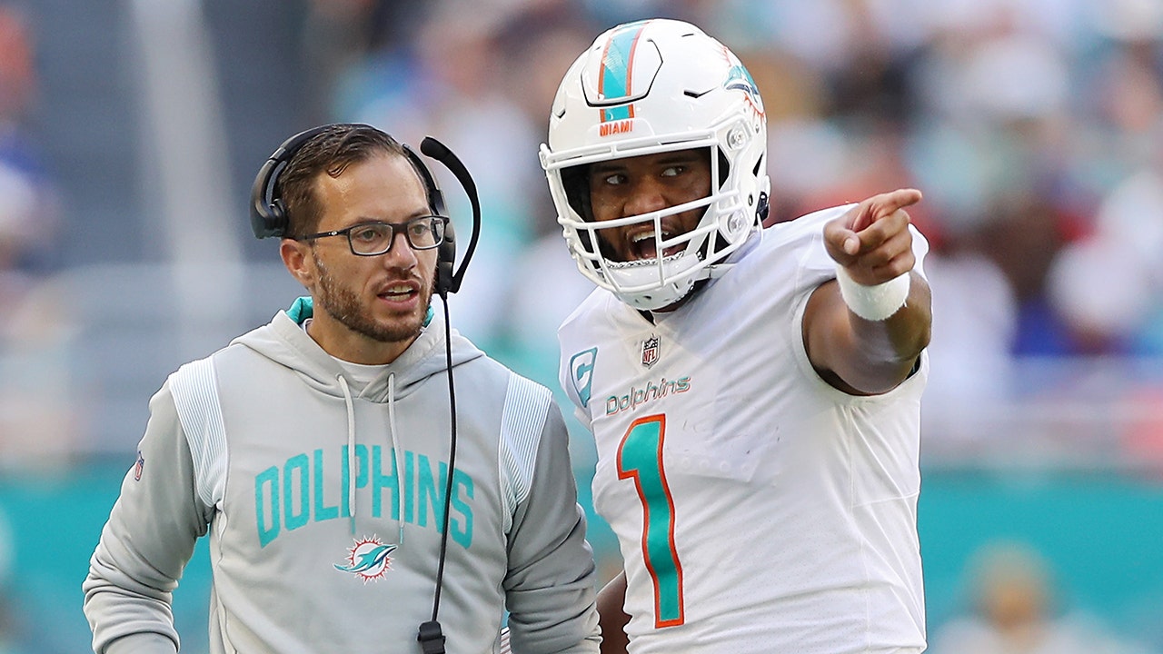 Dolphins coach mulls benching Tua Tagovailoa amid QB's struggles