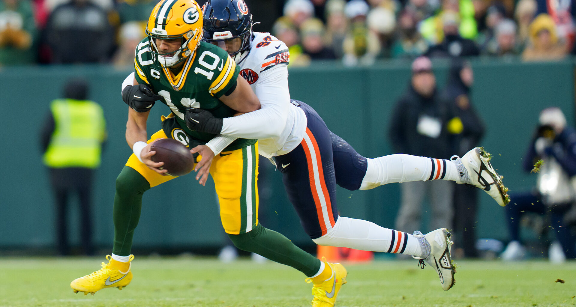 How Montez Sweat impacted Bears' winning 2025 season, NFL playoff push