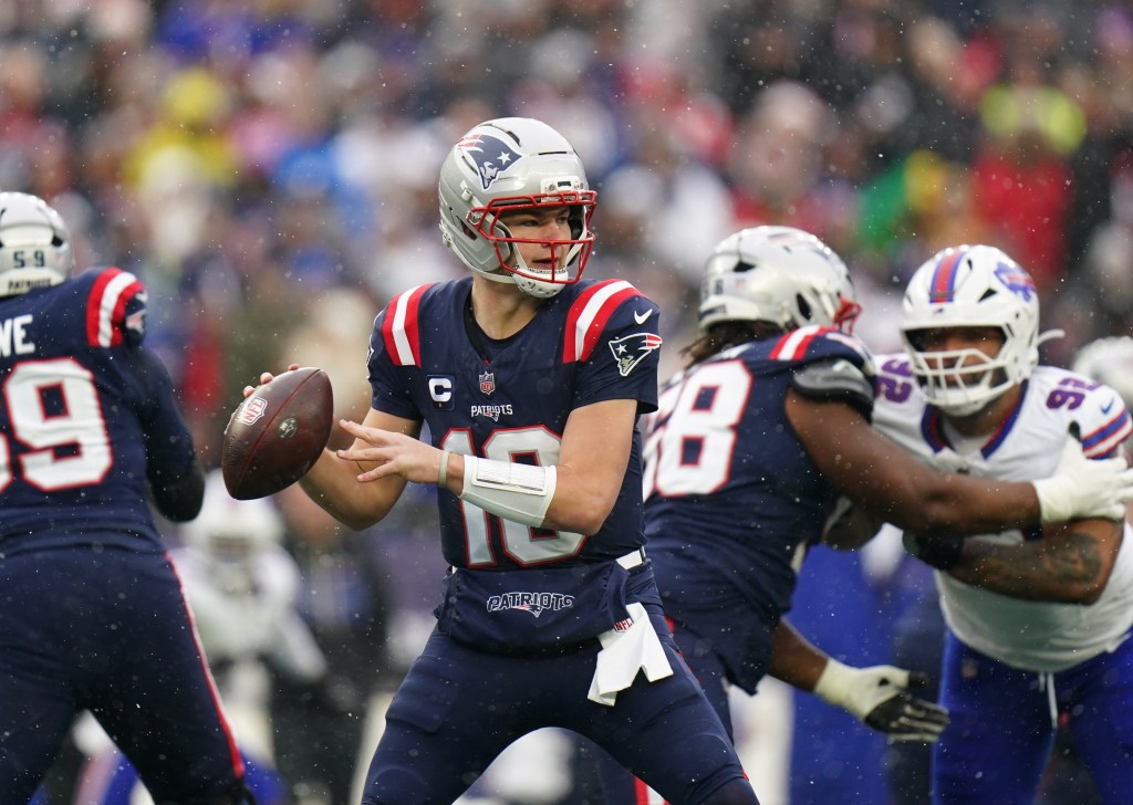 New England Patriots quarterback Drake Maye (10) passes the ball against the Buffalo Bills.