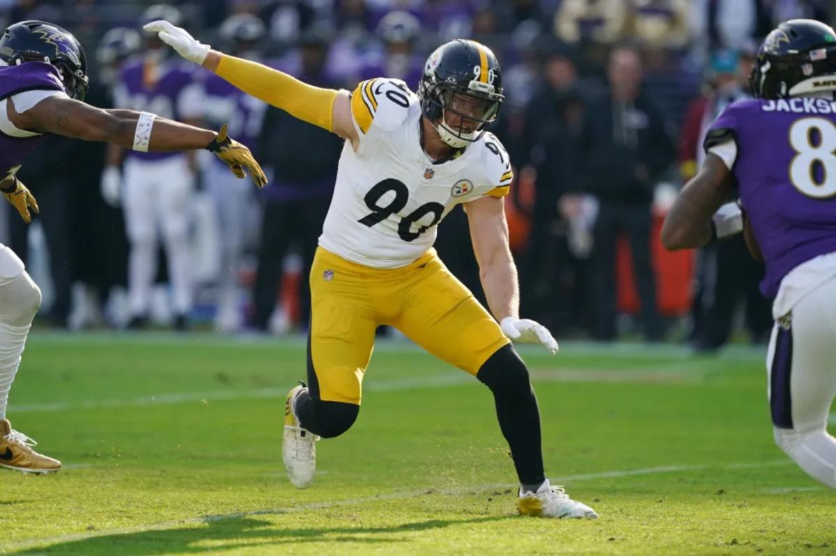 Steelers' T.J. Watt returns to practice for first time since collapsed lung