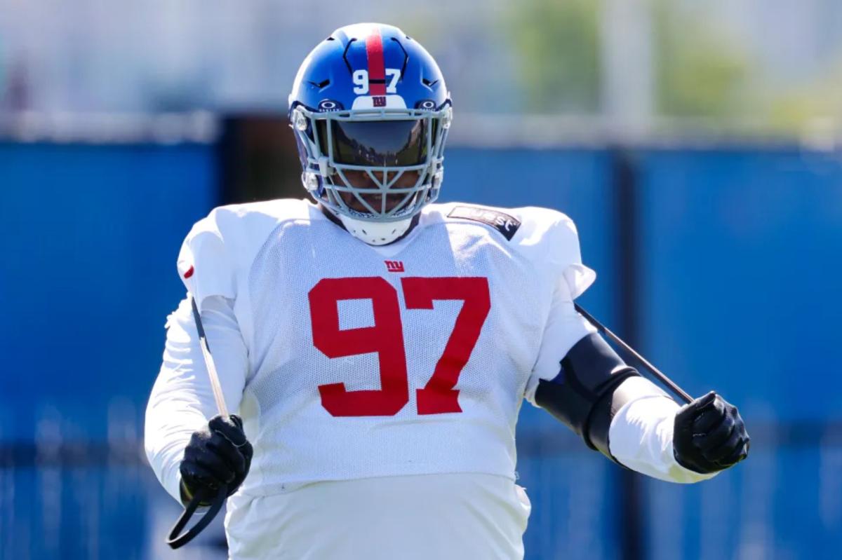Dexter Lawrence added to Giants' long injury report for Week 15