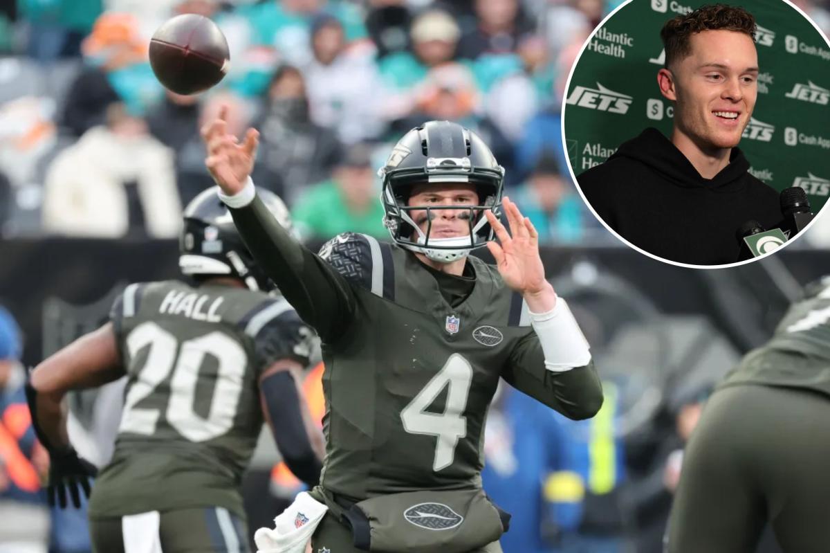 One certainty with Jets' Brady Cook entering first start