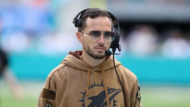 NFL Insider Delivers Verdict on Mike McDaniel’s Future As Dolphins HC Amid Miami’s 3-Game Winning Streak