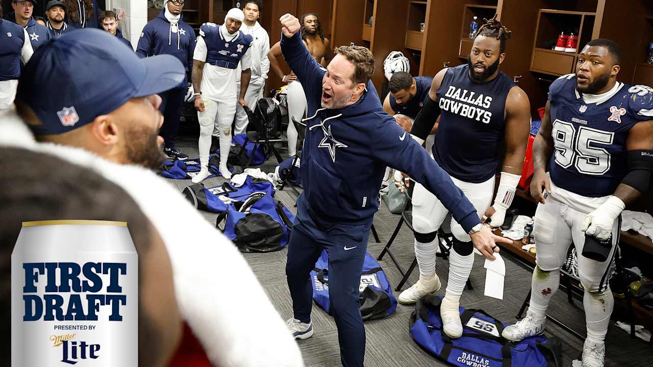 Admiring the Christmas ‘trust’ tree 