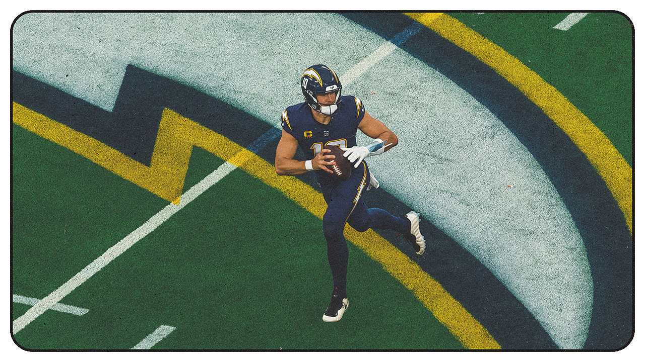 Justin Herbert to Practice Wednesday Despite Hand Injury