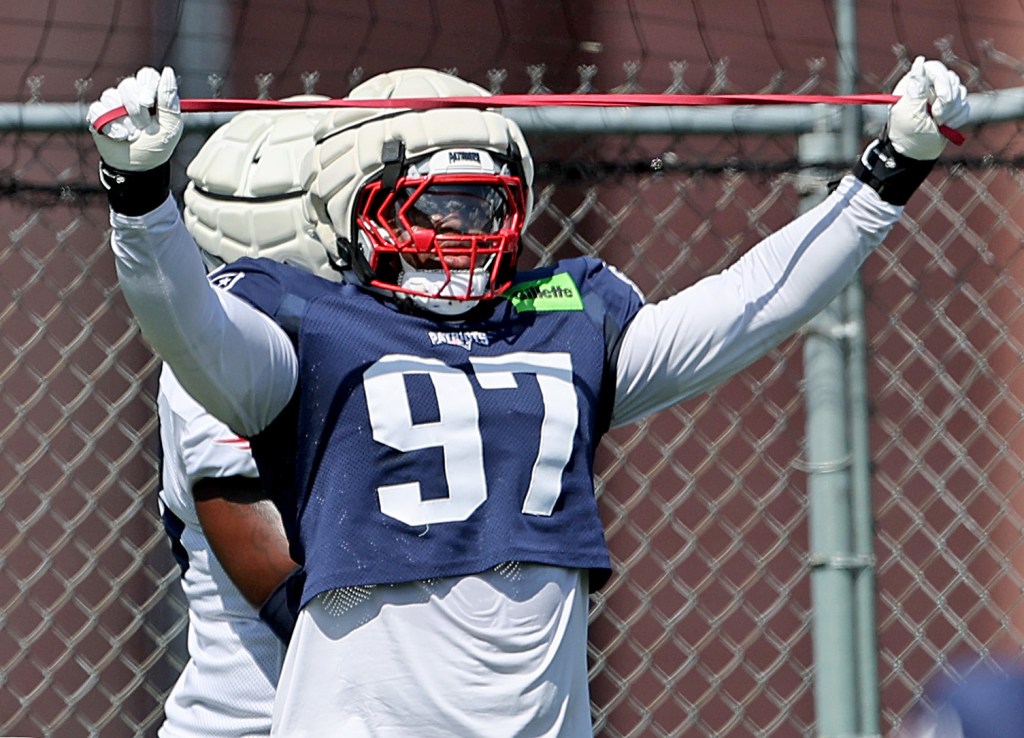 Patriots rule out seven starters vs. Jets, Mike Vrabel hints at roster moves