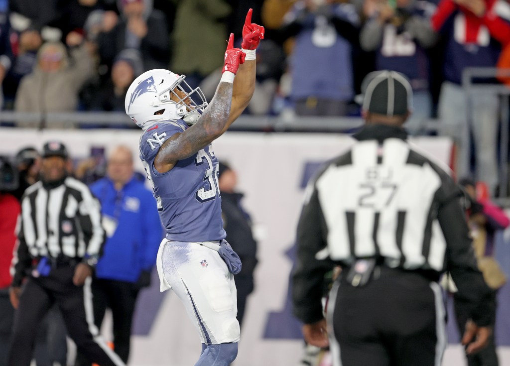 Mike Vrabel credits Patriots rookie TreVeyon Henderson for recent big plays
