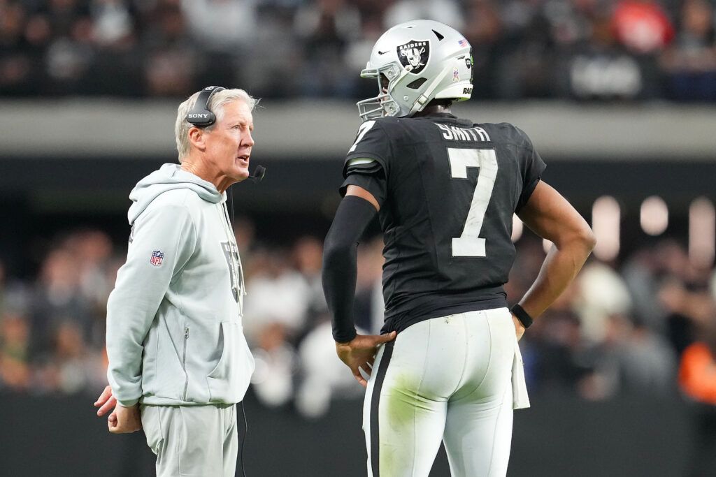Raiders Predicted To Trade Up and Select 36-TD QB in 2026 NFL Draft After Unsuccessful Geno Smith Experiment