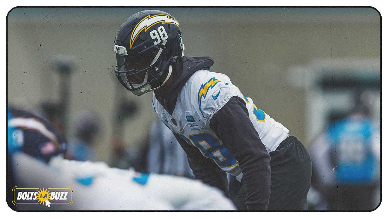 NFL Week 17 Game Picks: Chargers or Texans?