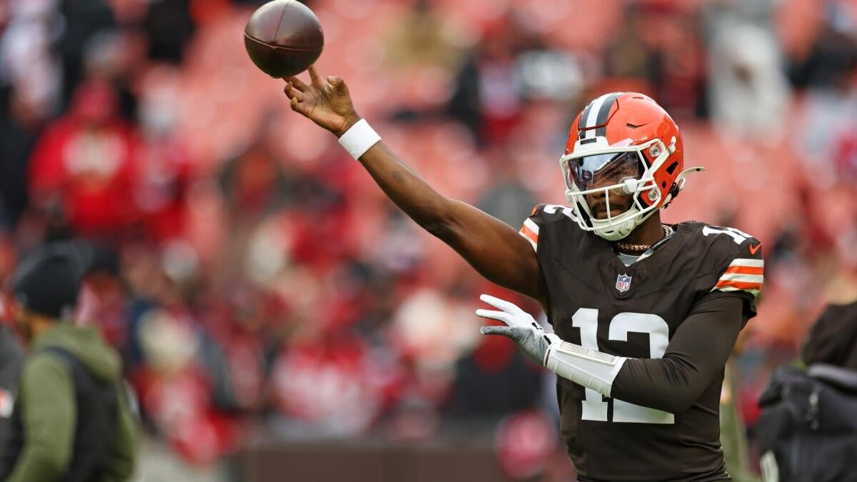 Week 14 NFL picks, score predictions, best bets today from self-learning AI