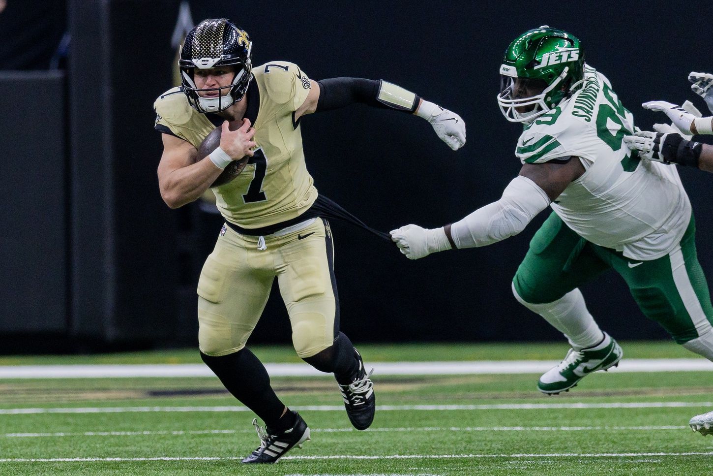 Should You Start New Orleans Saints RB Audric Estimé or TE Taysom Hill in Fantasy Football Week 17?