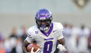 Tarleton State Player Jumps Into Transfer Portal At Halftime Of Playoff Game