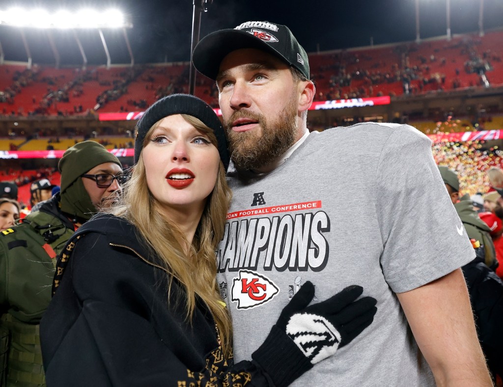 Is Taylor Swift Going to the Chiefs–Raiders Game With Travis Kelce?