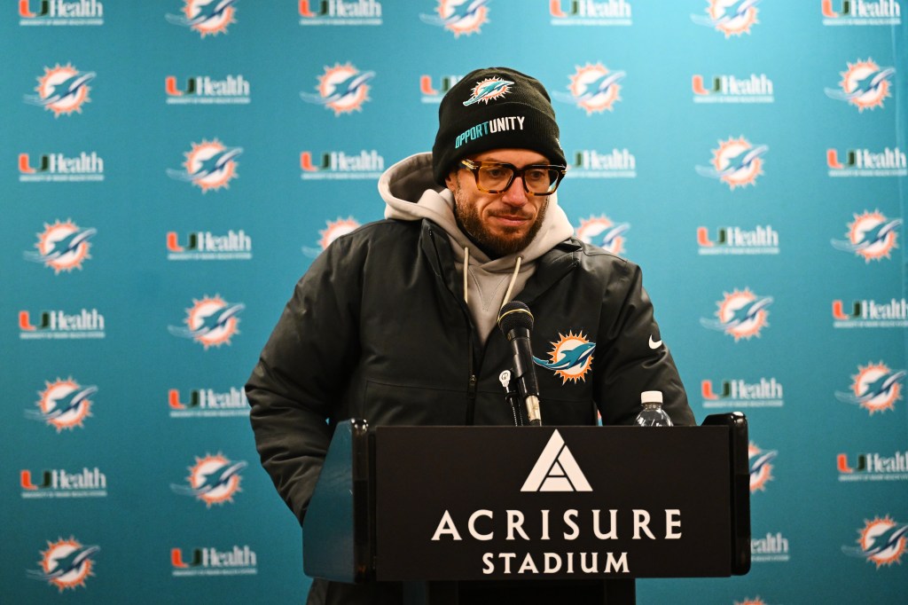 Dolphins' McDaniel stays but Tua, Grier are out? This makes no sense