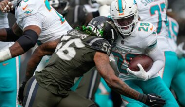 Dolphins' De'Von Achane exits Jets game with rib injury