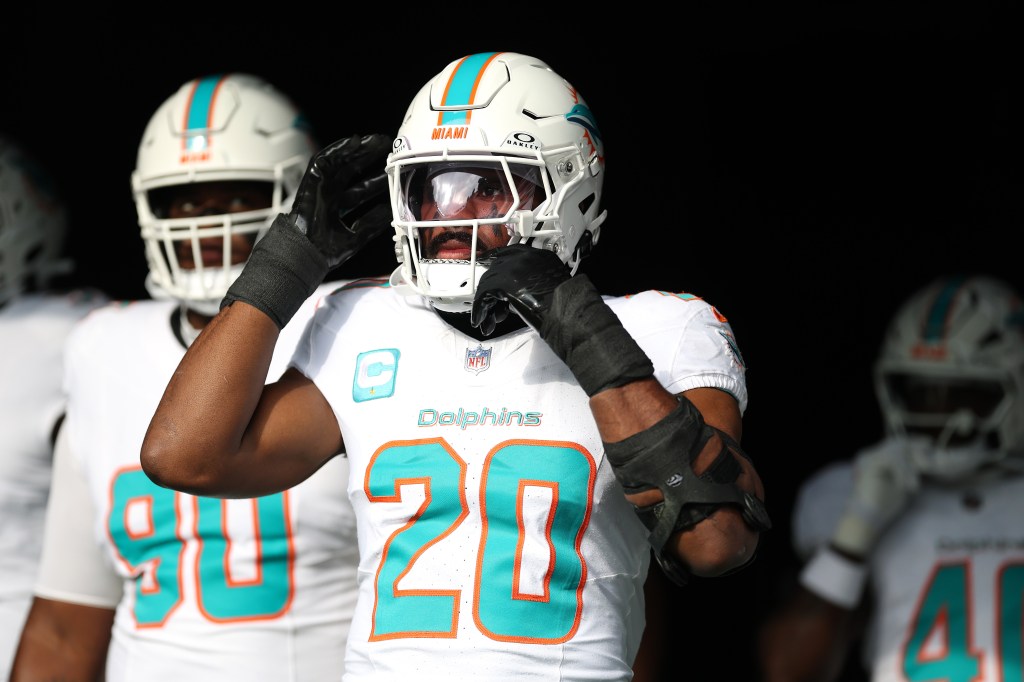 Dolphins LB Jordyn Brooks active vs. Bengals; Tua inactive