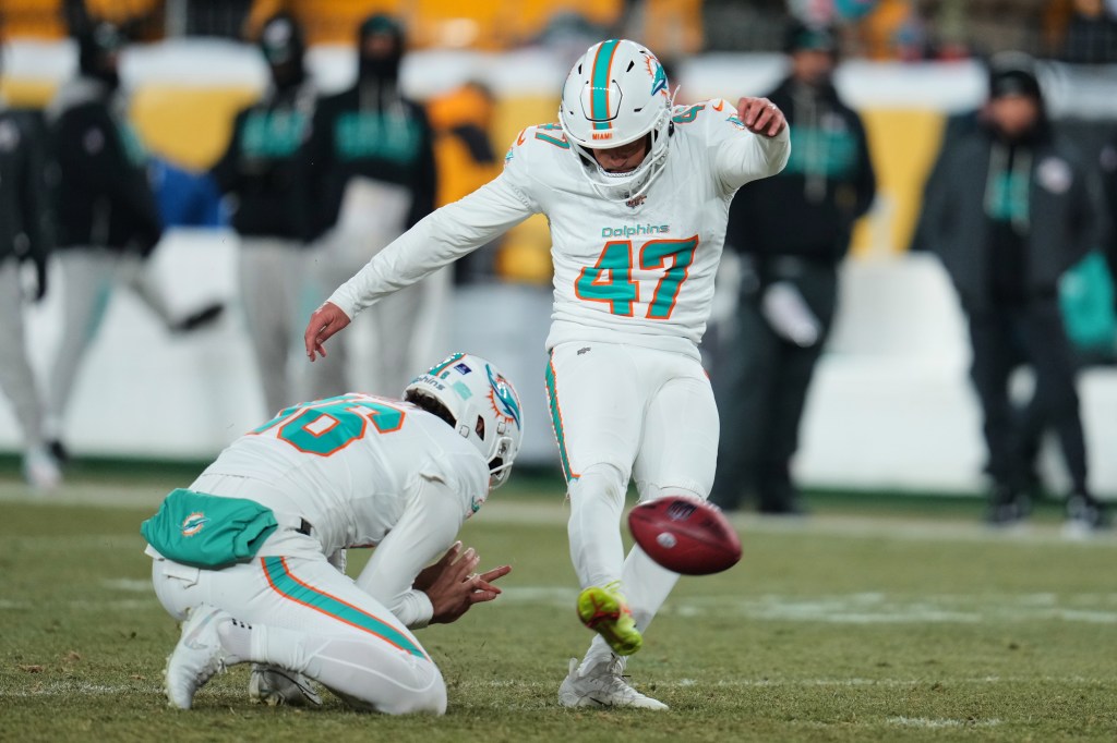 Dolphins place three on IR, bring up several players for Bucs game