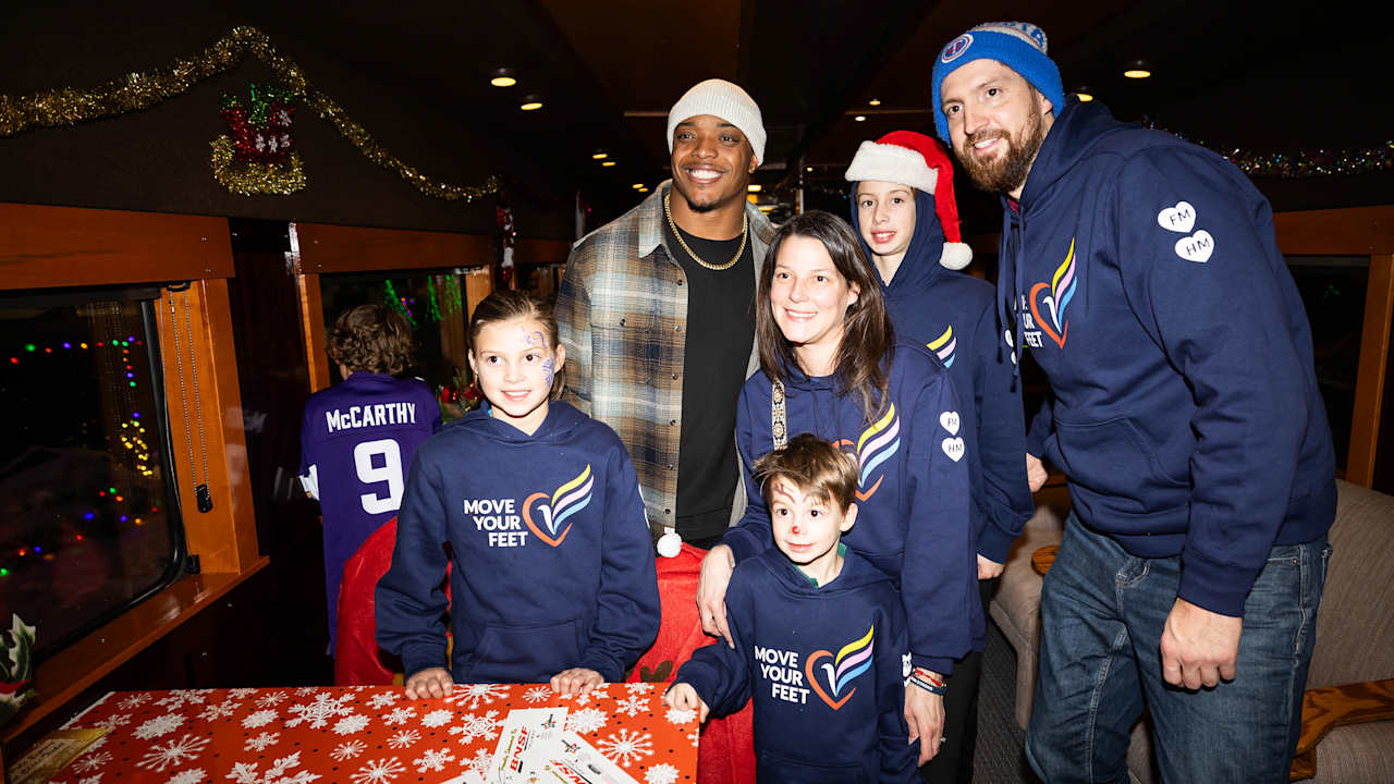 C.J. Ham & Vikings Host Annunciation Students on North Pole Express