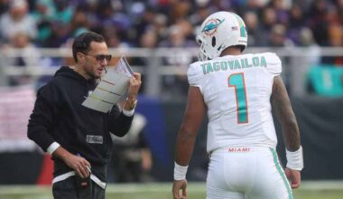 Tua Tagovailoa and Mike McDaniel talking