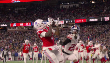 Kayshon Boutte's sixth TD of the year gives the Pats a 17-0 lead in the first quarter