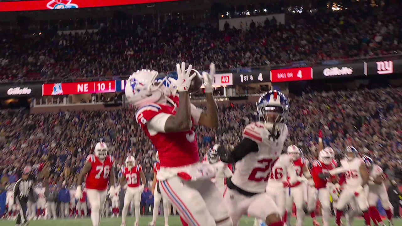 Kayshon Boutte's sixth TD of the year gives the Pats a 17-0 lead in the first quarter