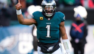 Jalen Hurts rebounds with 3 TD passes as Eagles snap losing streak