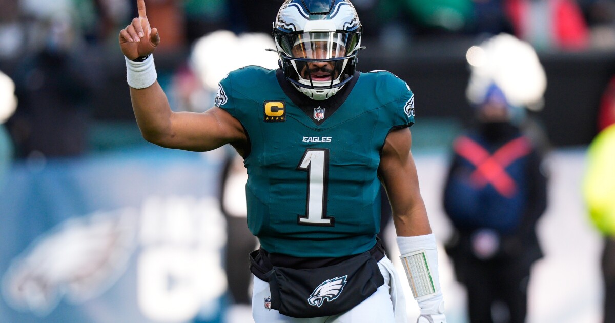 Jalen Hurts rebounds with 3 TD passes as Eagles snap losing streak