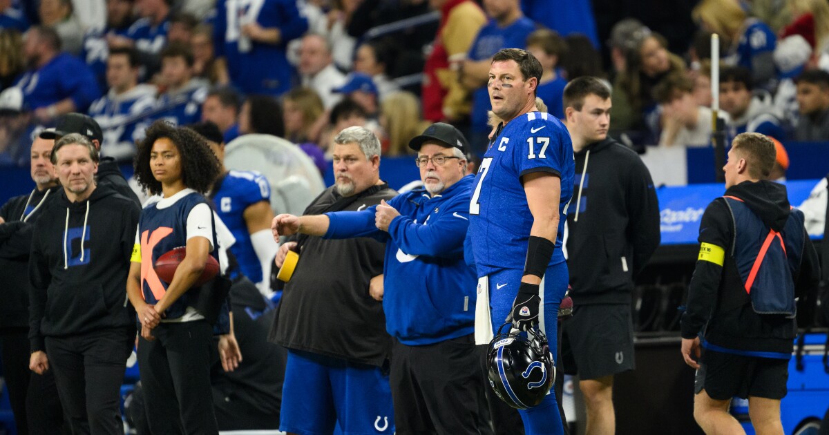 Texans win eliminates Colts from playoffs