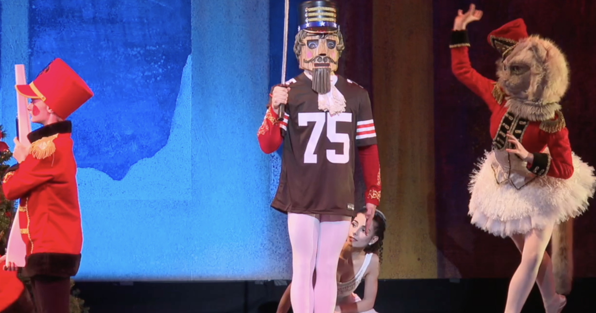 What does Browns G Joel Bitonio have in common with a ballet dancer?