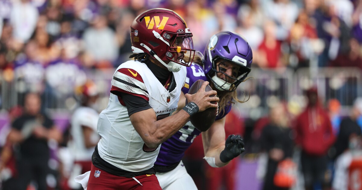 Vikings rebound with 31-0 win over reeling Commanders