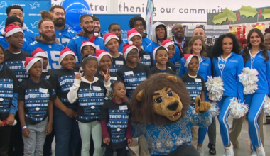 Detroit Lions and Meijer spread holiday cheer with Shop with a Lion event