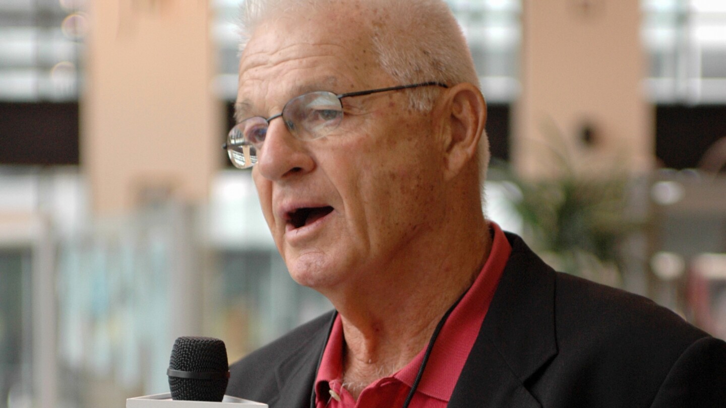 Paul Wiggin, College Football Hall of Famer and former coach, dies at 91