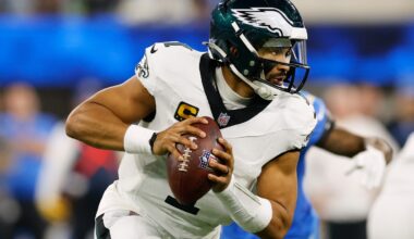 Chargers, Eagles in giving mood with three-turnover play