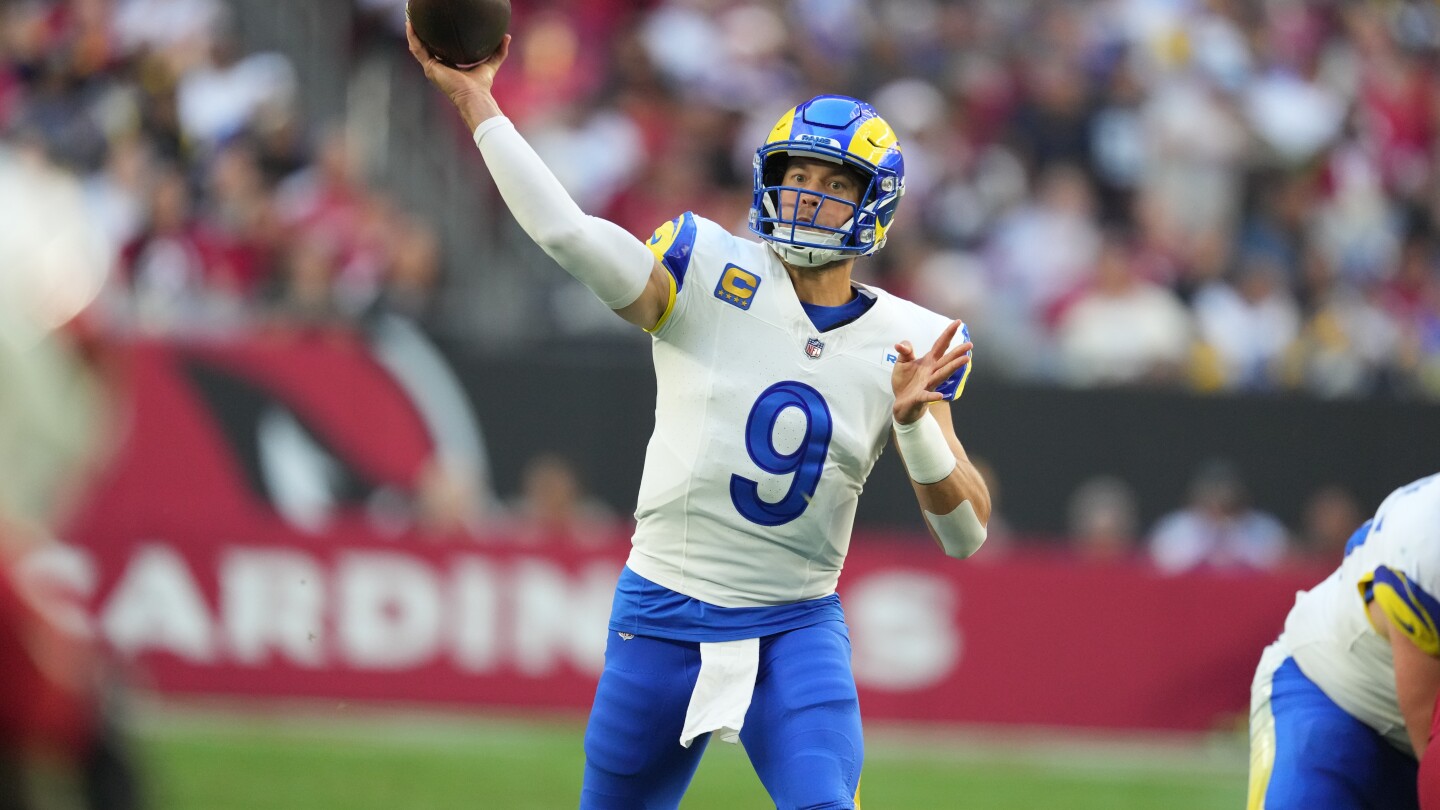 Rams roll past Cardinals 45-17 to stay tied atop the NFC West