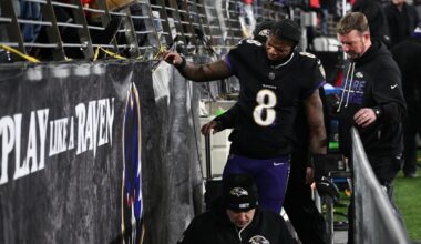 Lamar Jackson's latest injury, a back bruise, forces exit against Patriots and could keep him out