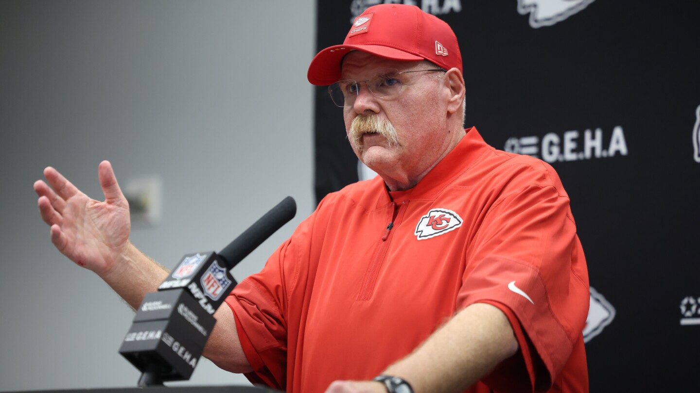 Andy Reid defiant as Chiefs' playoff hopes dwindle after Thanksgiving loss to the Cowboys