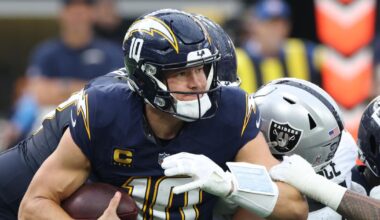 Chargers QB Justin Herbert day to day after having hand surgery