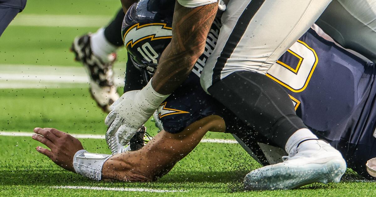 Inside the pain and changes Justin Herbert faces playing with cast