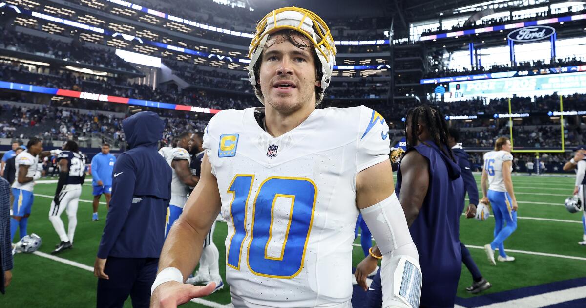 Chargers clinch NFL playoff berth thanks to 49ers' win over the Colts