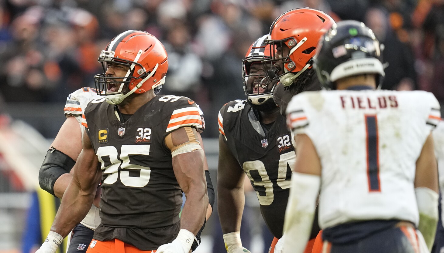 Bears QB Caleb Williams looks to avoid Browns 'almost un-blockable' DE Myles Garrett setting record Sunday