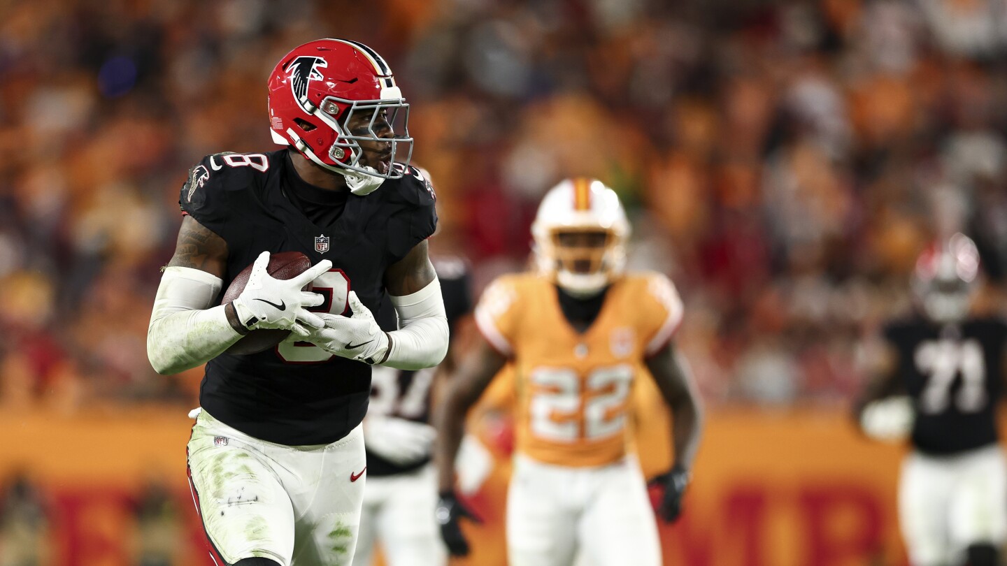 Kyle Pitts scores third TD to get Atlanta within 28-26 of Bucs