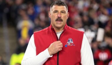Patriots' Mike Vrabel heavily favored to win NFL Coach of the Year