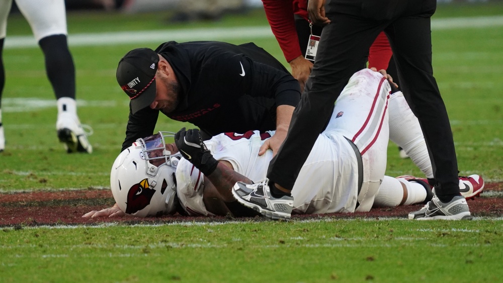 Walter Nolen III carted off for knee injury vs. Falcons