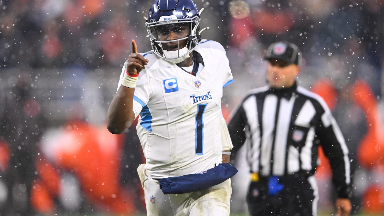 The Titans get much-needed boost in an ugly season ending their 7-game skid