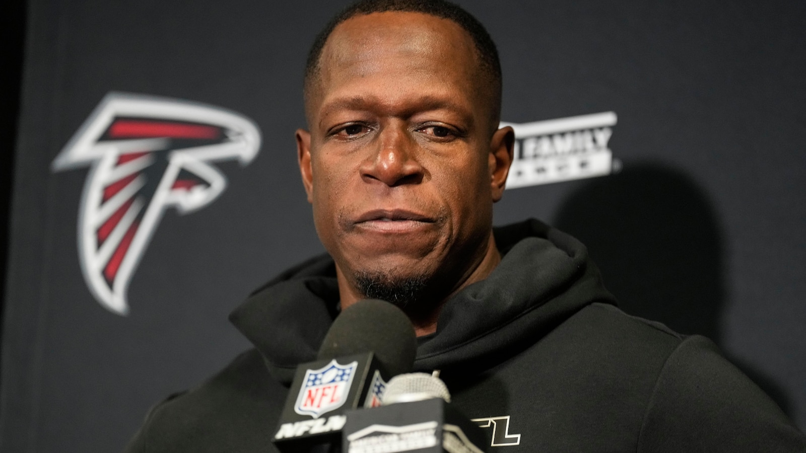 Falcons waste a big game by Robinson as special teams breakdowns lead to 6th loss in past 7 games