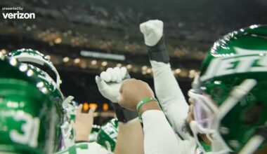 Inside the Jets Team Huddle Before the Saints Game