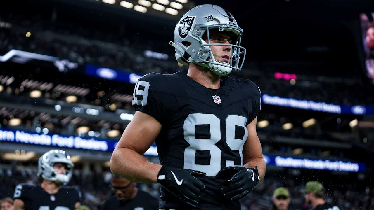 Brock Bowers, Maxx Crosby among top vote-getters in initial 2026 Pro Bowl voting