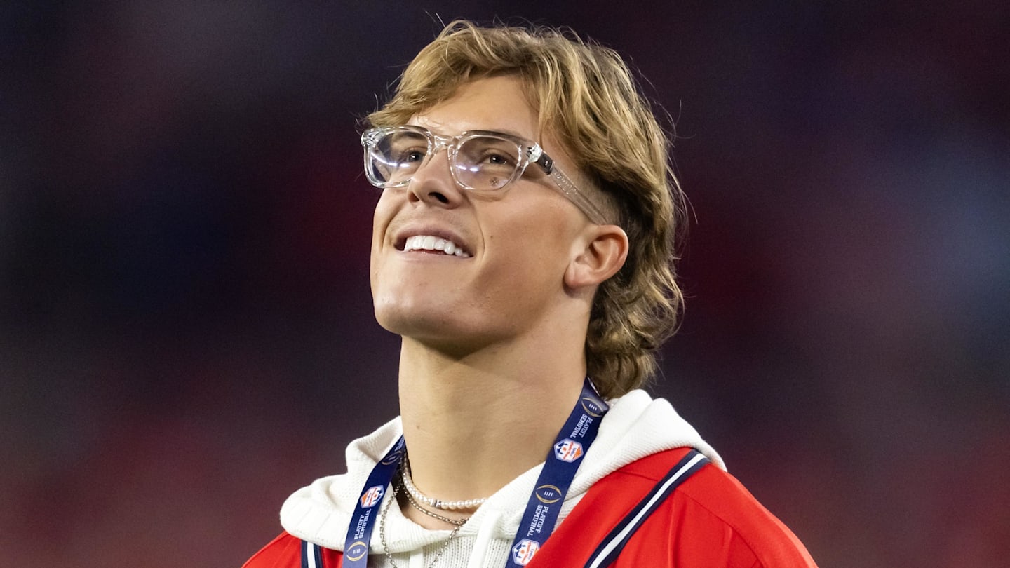 Giants QB Jaxson Dart Named Finalist for Longtime League Sponsor's Award